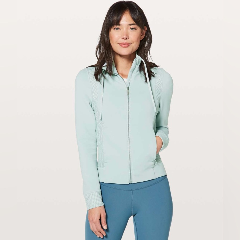 Lululemon Hot Mesh Jacket Luxtreme Storm Blue Medium Long sleeve size 10 sporty